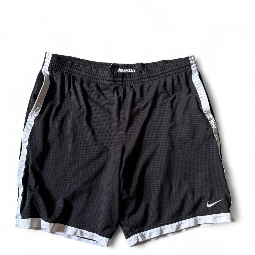 Nike Men's basketball shorts size XL Great condition Y2k